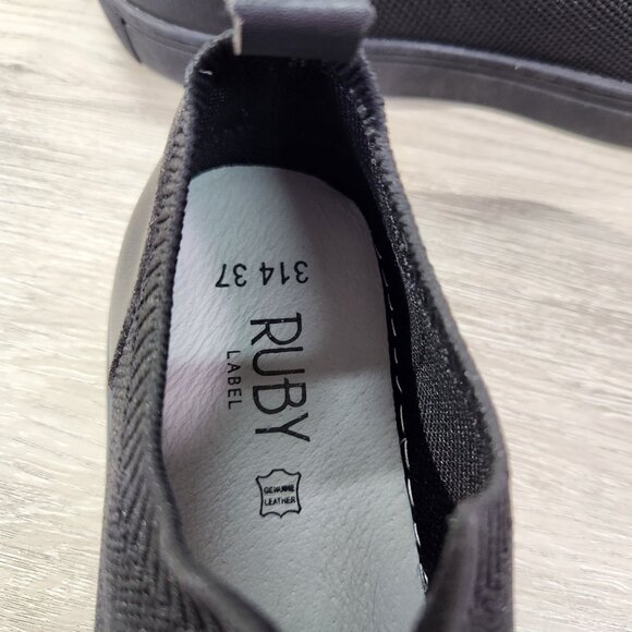 Black Slip-On Sneakers Leather Toe Cap By Ruby Label EU Size 37 US Size 7 - Picture 9 of 11